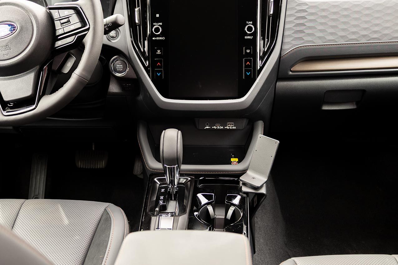 Proclip Subaru Forester 26- Console mount
